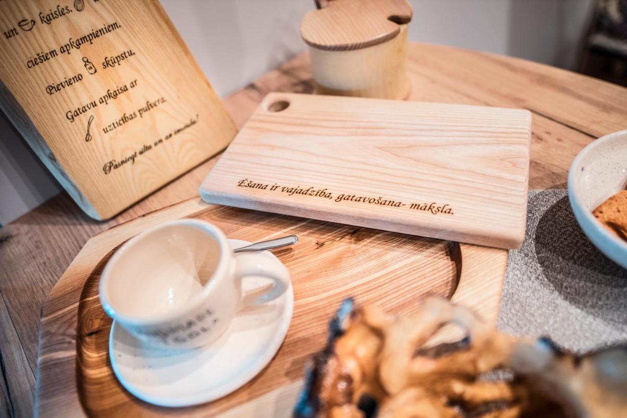 Handmade Latgola - Vairak Ka Vienkarsi "Naktsmitne" Livani Luaran gambar